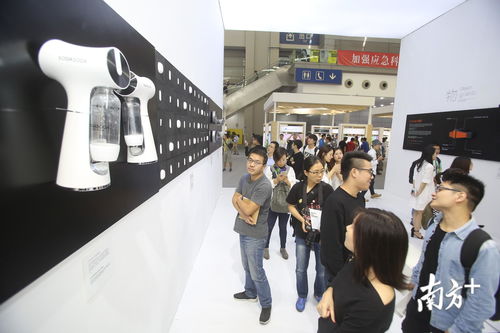 第六屆深圳國際工業(yè)設(shè)計大展 AI機(jī)器人、無人機(jī)與智能穿戴引領(lǐng)軟件開發(fā)新潮流